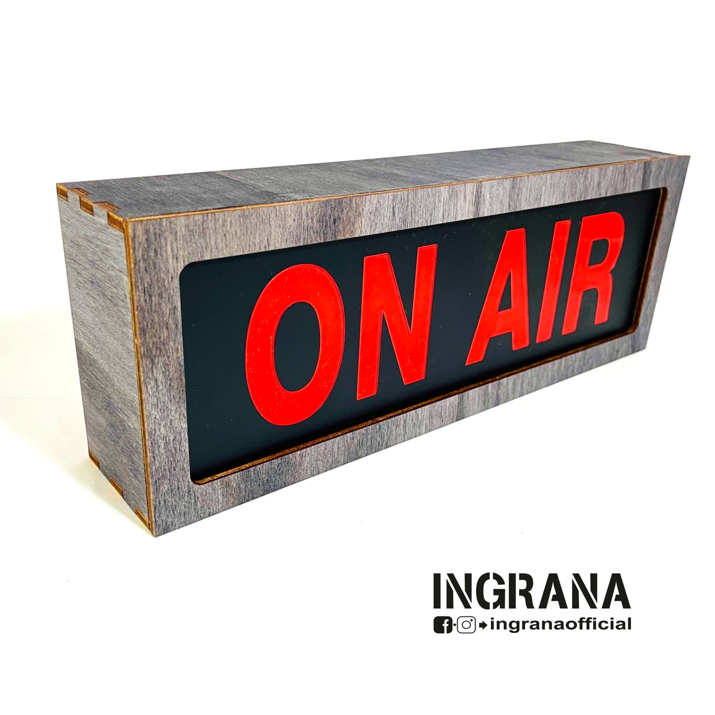 Insegna luminosa in legno "ON AIR"