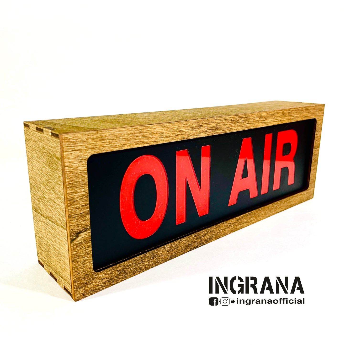 Insegna luminosa in legno "ON AIR"