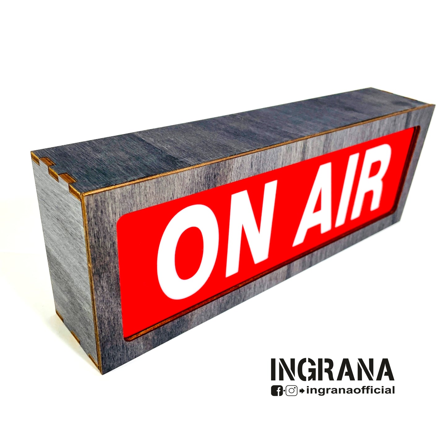 Insegna luminosa in legno "ON AIR"