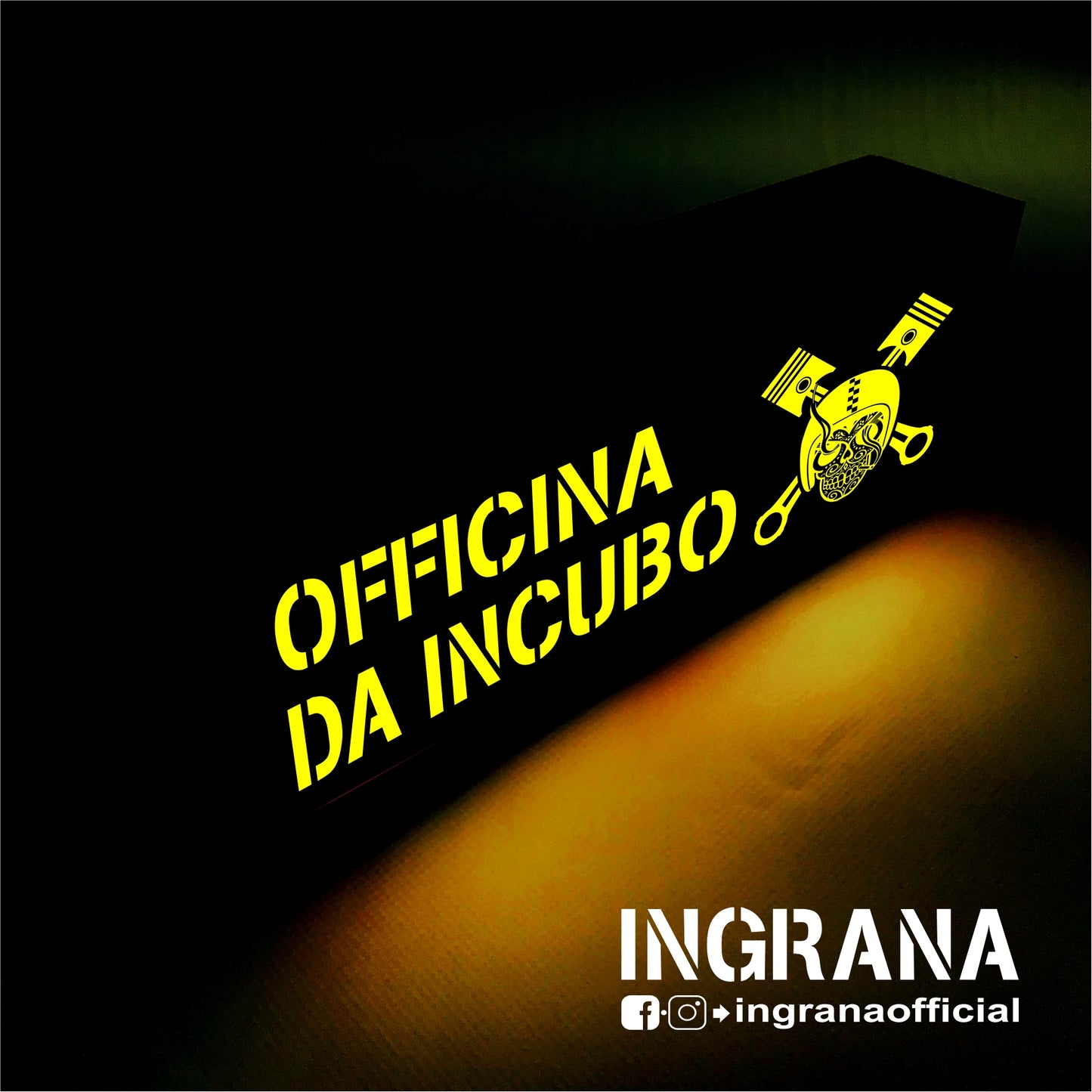 Insegna luminosa "OFFICINA DA INCUBO"