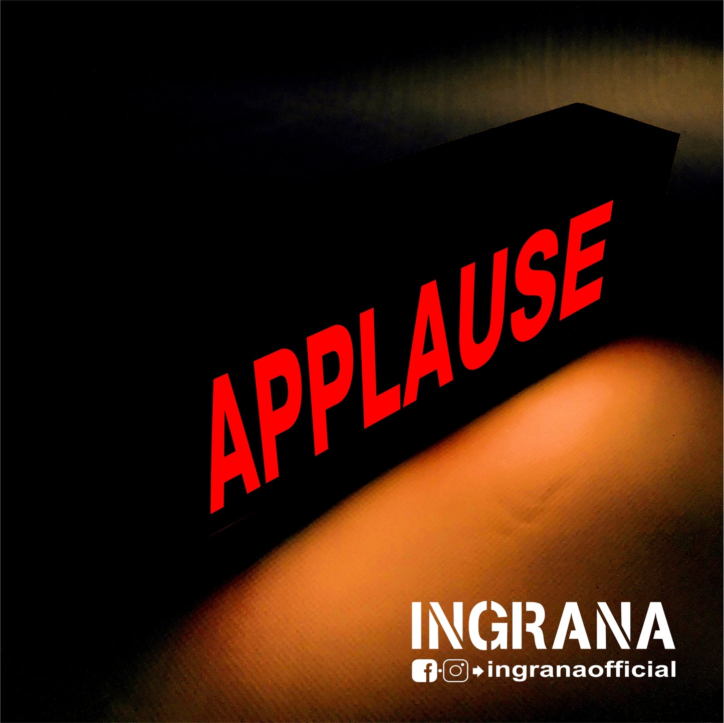 Insegna luminosa "APPLAUSE"