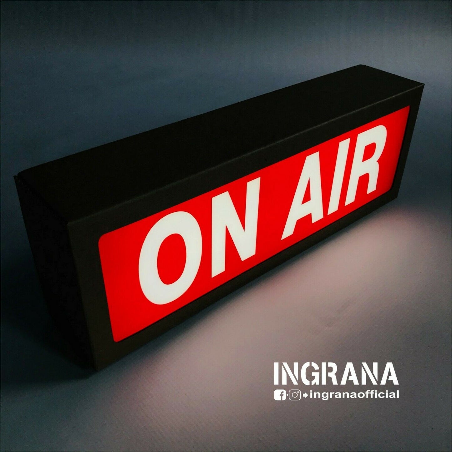 Insegna luminosa "ON AIR"